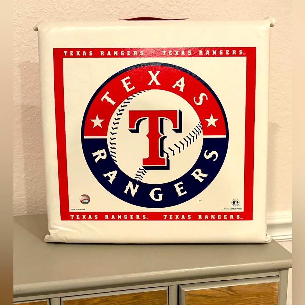 Texas Rangers MLB Vintage 2003 Stadium Seat Cushion Mint Condition 13x13 USA
